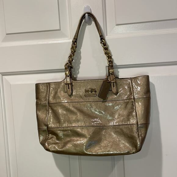 Coach metallic patent leather gold shoulder Bag Tribeca Preowned - Picture 3 of 7